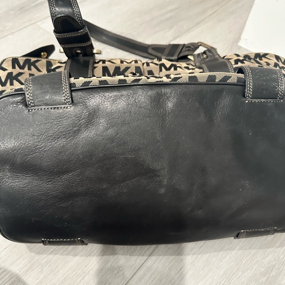 Michael Kors Shoulder Bag - Picture 2 of 5